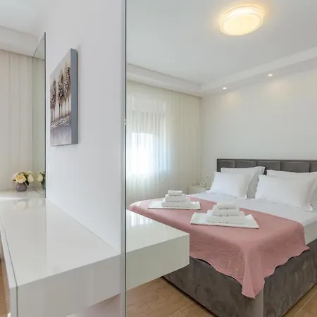 Luxury Ms022, - Makarska *