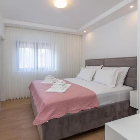 Luxury Ms022, - Makarska *